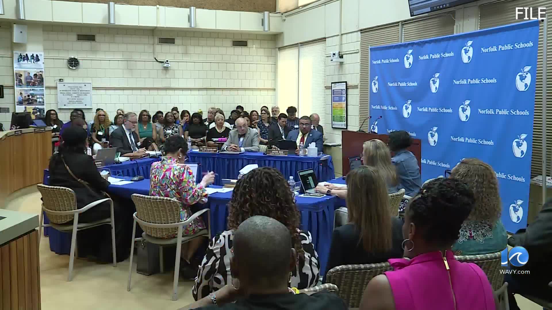 Norfolk School Board Meets For Retreat Wavy