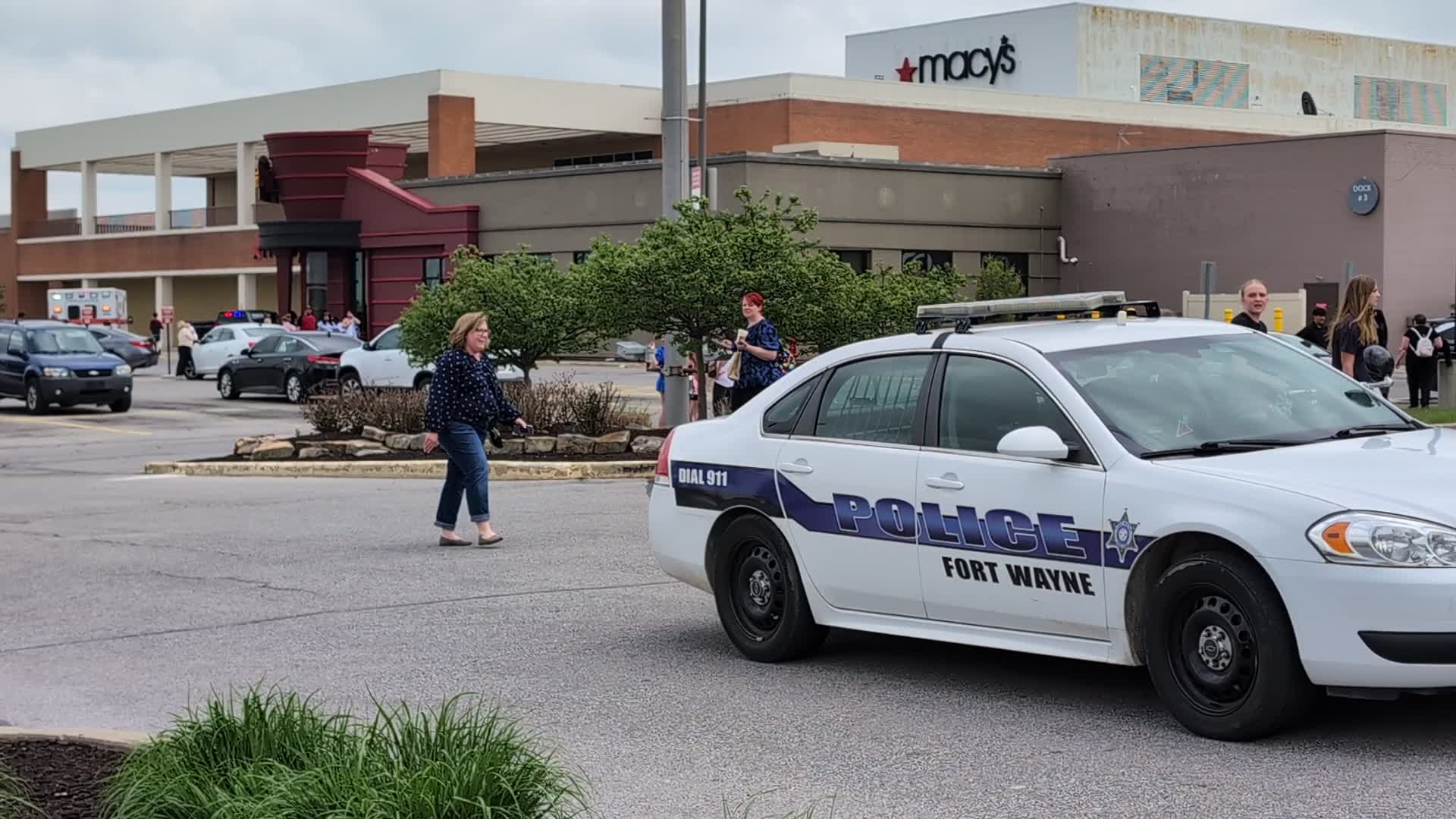 Glenbrook Mall Shooting – WANE 15