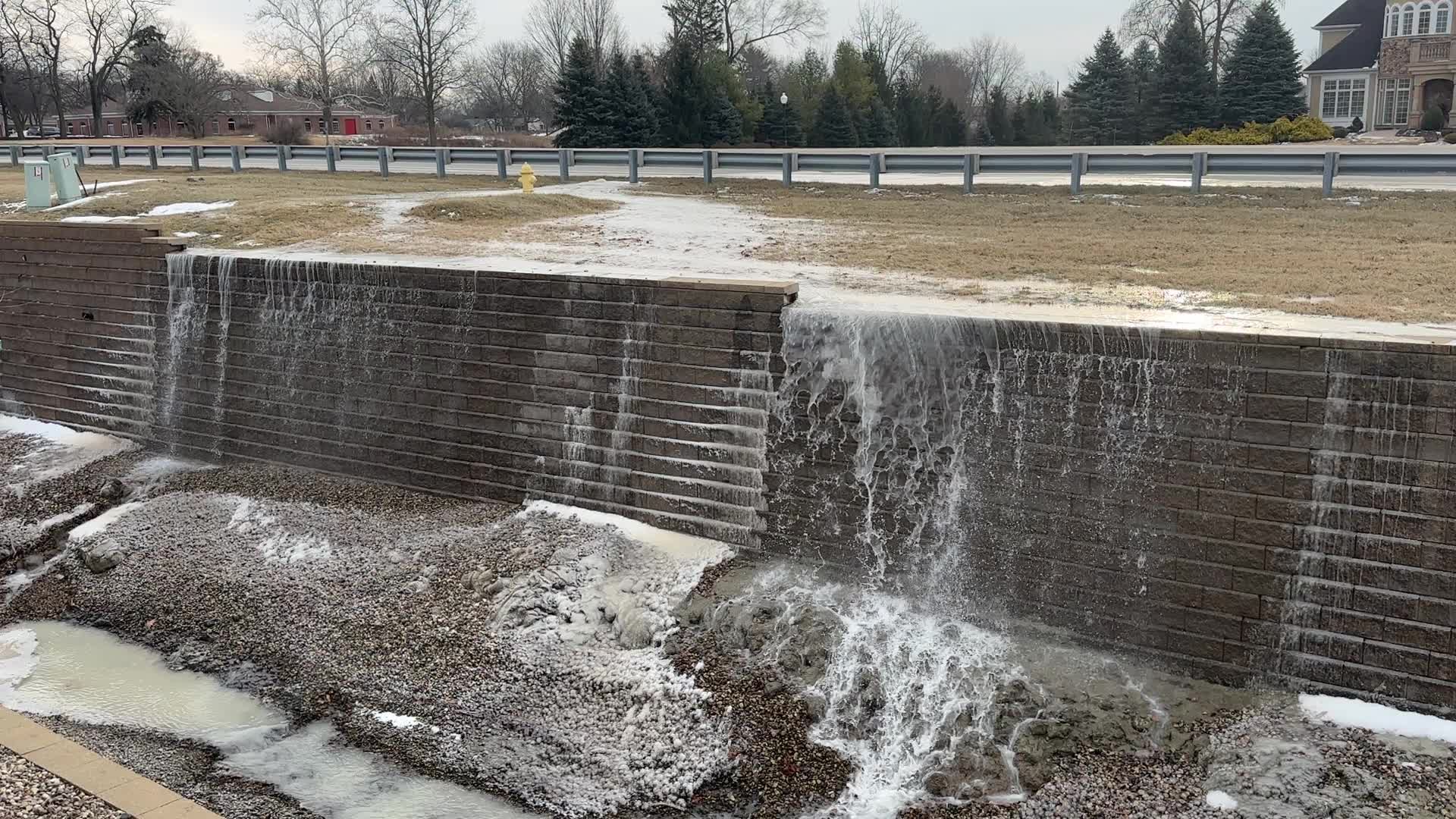 Water main break causes lane restrictions on West Jefferson Boulevard ...