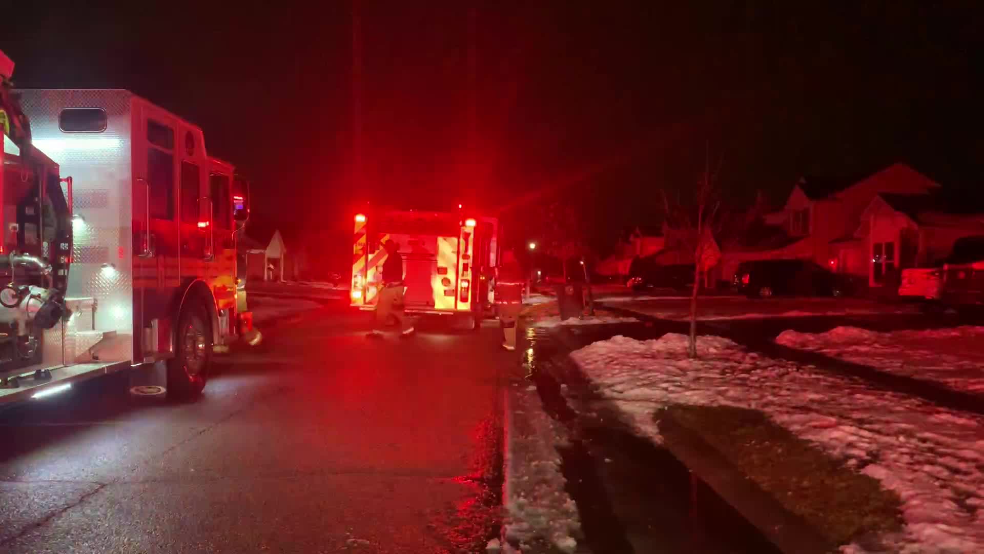 Family self-evacuates in early morning fire – WANE 15