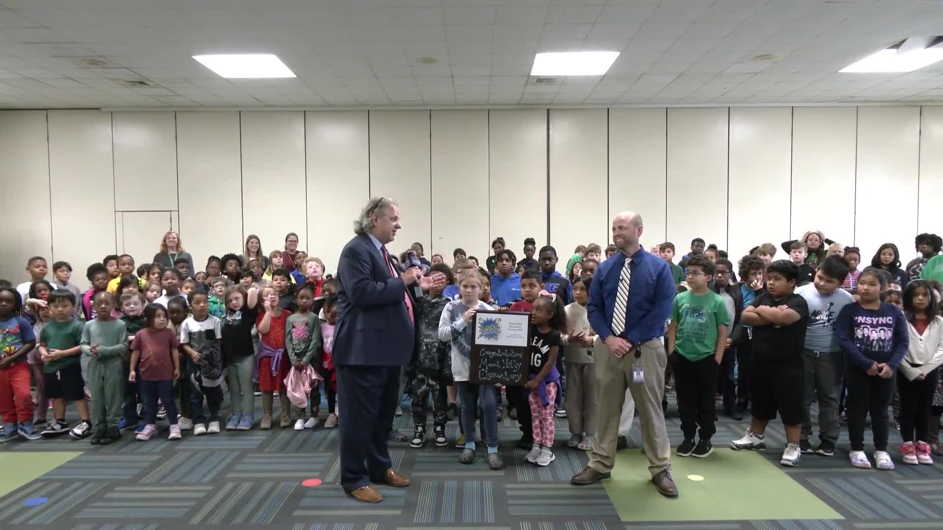 Mount Holly Elementary receives the Cool School award WCBD News 2