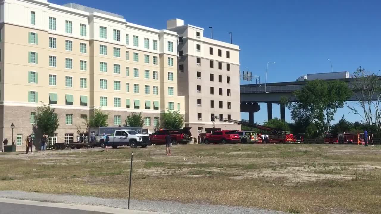 Fire crews respond to Mount Pleasant parking garage – WCBD News 2