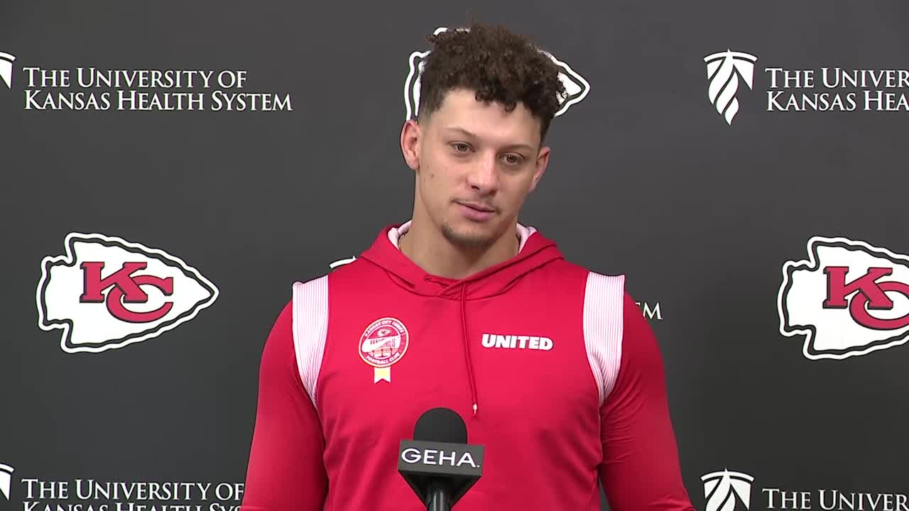 Patrick Mahomes gifts offensive linemen custom golf carts for Christmas ...